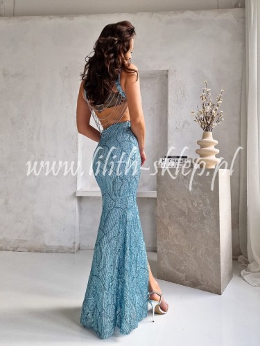 cekinowa-syrenka-z-rozcieciem-na-nodze-i-pieknie-zdobionym-tylem-blekitna