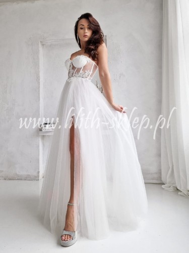 biala-sukienka-tiulowa-z-gorsetowa-gora