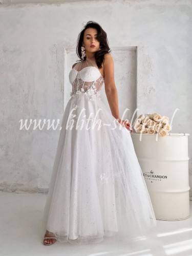 biala-sukienka-tiulowa-z-kwiatami-3d