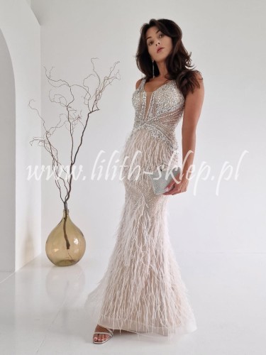 bialo-bezowa-syrenka-z-piorami