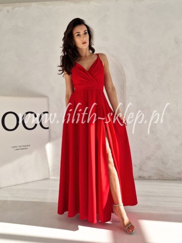 czerwona-sukienka-maxi-z-rozcieciem-na-nodze