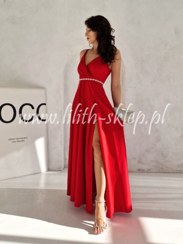 czerwona-sukienka-maxi-z-rozcieciem-na-nodze