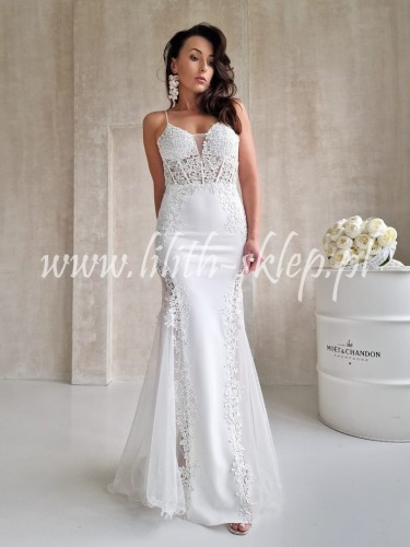 biala-sukienka-maxi-o-kroju-syrenki-z-tiulowym-dolem