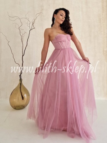 rozowa-sukienka-gorsetowa-na-cienkich-ramiaczkach-z-tiulowym-dolem