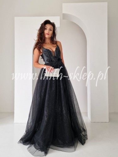 czarna-sukienka-tiulowa-na-cienkich-ramiaczkach-z-kwiatami-3d