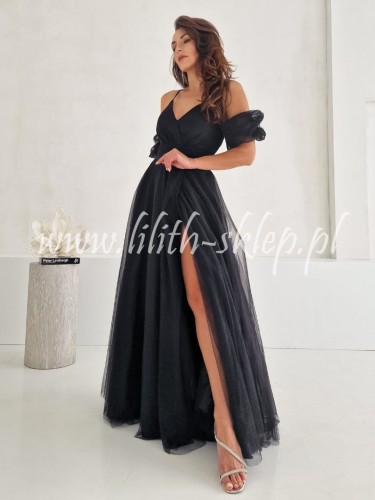czarna sukienka tiulowa z rekawkami