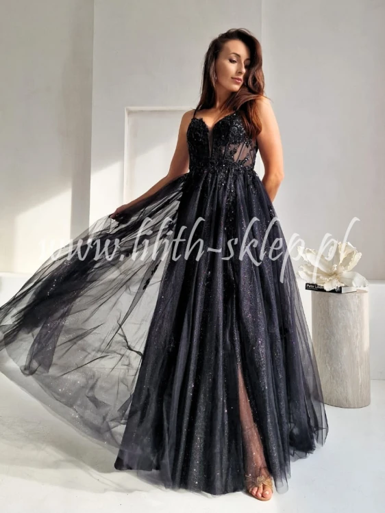 czarna sukienka maxi z transparentnym gorsetem
