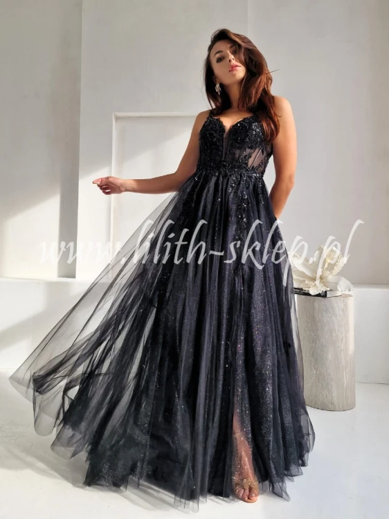 czarna sukienka maxi z transparentnym gorsetem