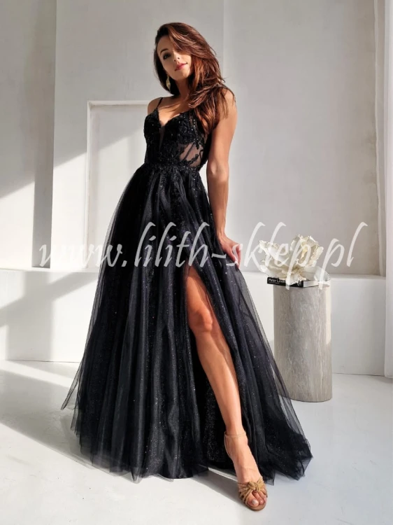 czarna sukienka maxi z transparentnym gorsetem