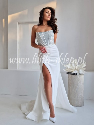 biala-syrenka-gorestowa-z-trenem