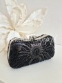 czarna torebka wieczorowa z perelkami
