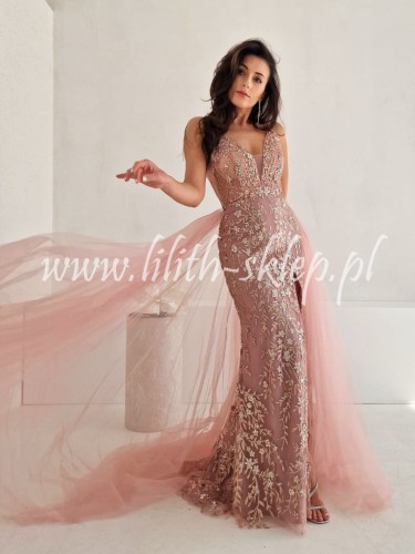 rozowa sukienka brokatowa z trenem