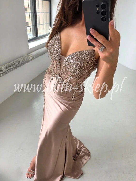 sukienka cappuccino maxi z efektownym gorsetem
