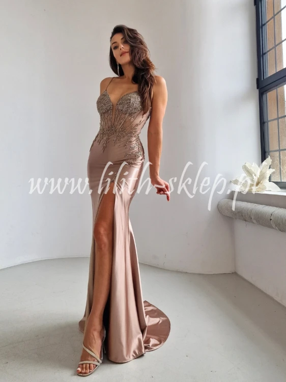 sukienka cappuccino maxi z efektownym gorsetem