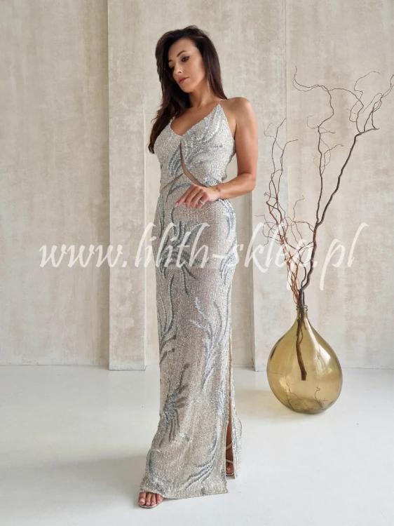srebrna sukienka maxi cekinowa