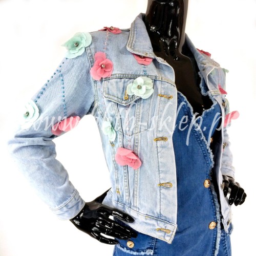 kurtka-jeansowa-z-kwiatami