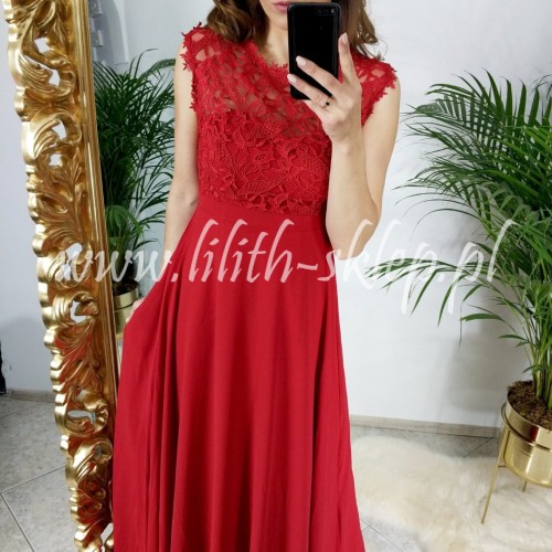 sukienka-maxi-z-wycieciem-na-plecach-czerwona