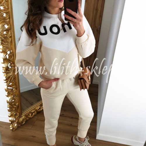 bezowy-komplet-dresowy