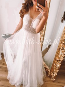 Biała sukienka tiulowa, maxi