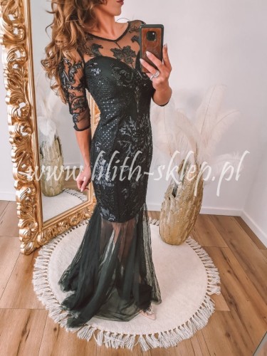 czarna-sukienka-cekinowa-z-tiulowym-dolem