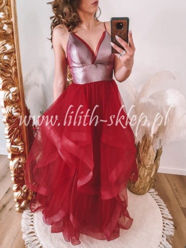bordowa-sukienka-tiulowa-na-cienkich-ramiaczkach-z-asymetrycznym-dolem
