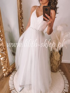 Clara -biała sukienka tiulowa z perełkami w talii 