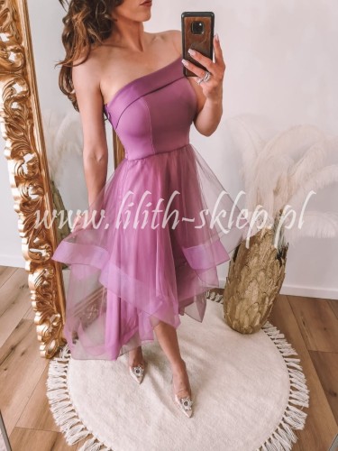 wrzosowa-sukienka-tiulowa-z-krotszym-przodem