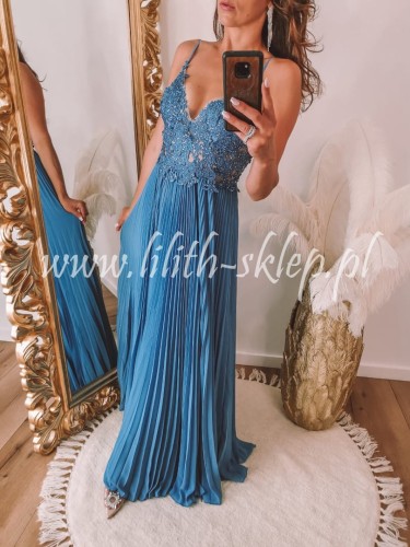 plisowana-sukienka-maxi-z-koronkowa-gora-niebieska