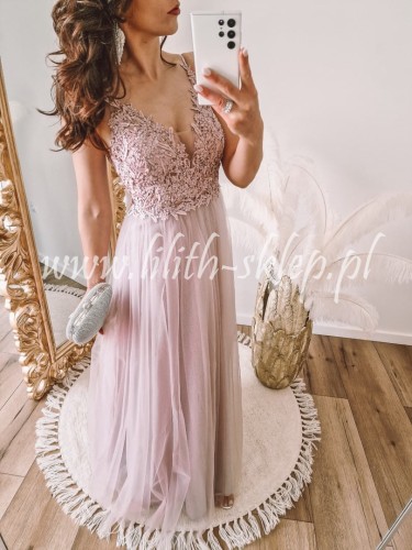 rozowa-sukienka-tiulowa-z-koronkowa-gora-i-mieniacym-dolem