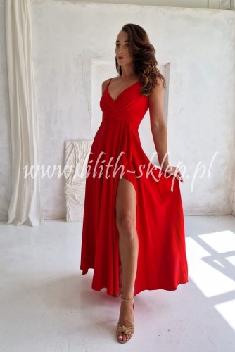 czerwona-sukienka-maxi-z-rozcieciem-na-nodze