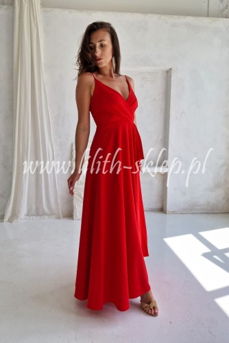 czerwona-sukienka-maxi-z-rozcieciem-na-nodze