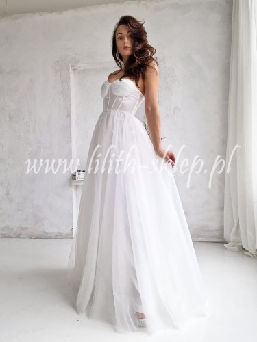 biala-sukienka-gorsetowa-maxi