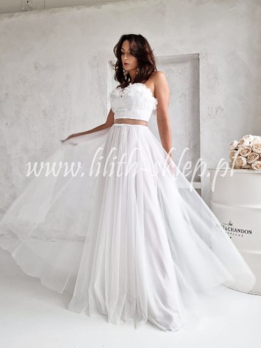 biala-sukienka-gorsetowa-z-kwiatami-3D