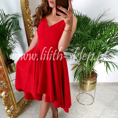 czerwona-sukienka-asymetryczna-na-cienkich-ramiaczkach